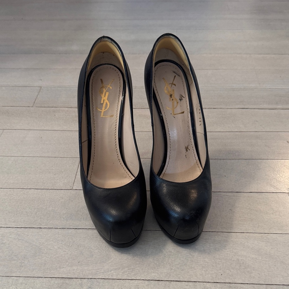 Yves Saint Laurent Classic Black Heels